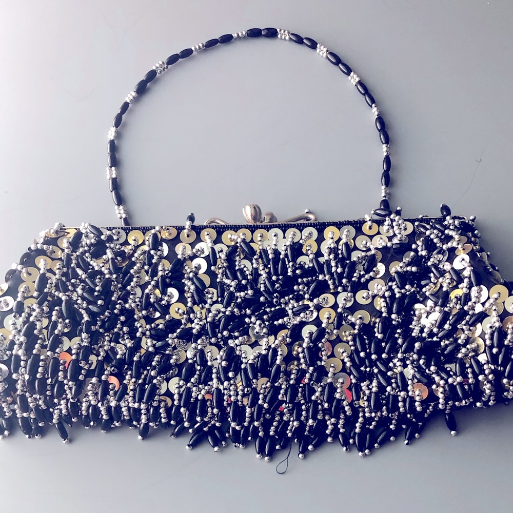🐝eaded handbag